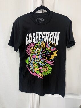 Ed Sheeran Black Short-Sleeve Graphic Tee with Colorful Psychedelic Print